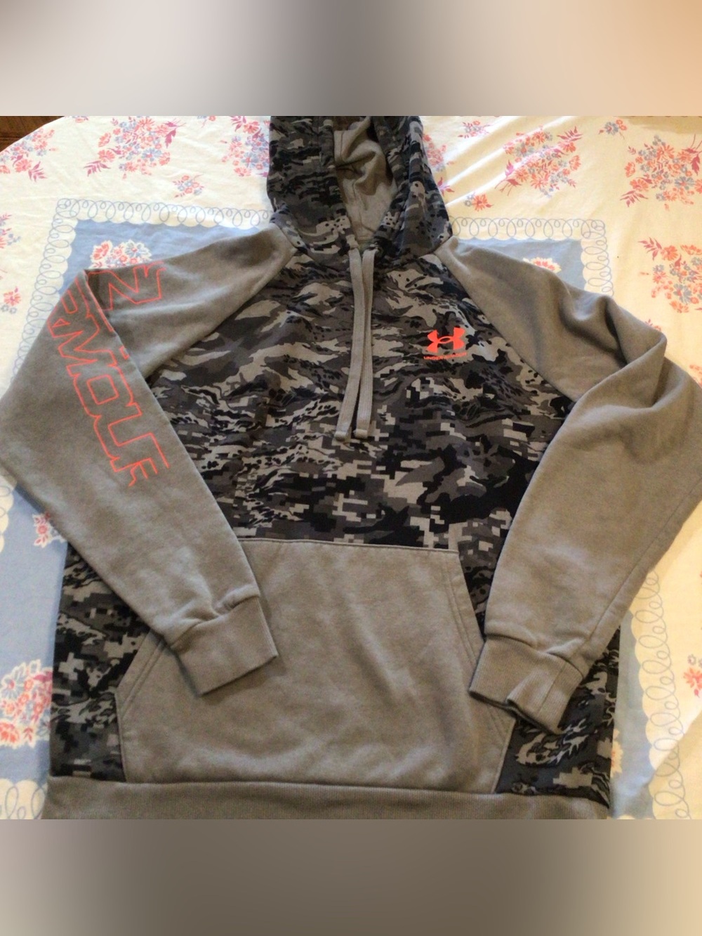 Under Armour Men’s Gray Camo Pullover Hoodie